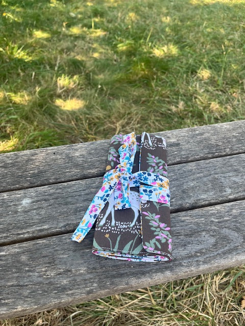 Grande Pochette tissu ANIMAUX DE LA FORET/fleurs bleues, multicolores