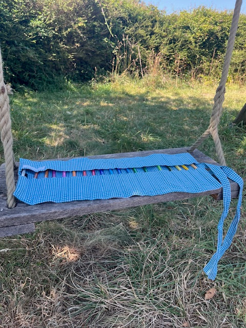 Grande Pochette crayons en tissu ANIMAUX DE LA FORET/vichy bleu