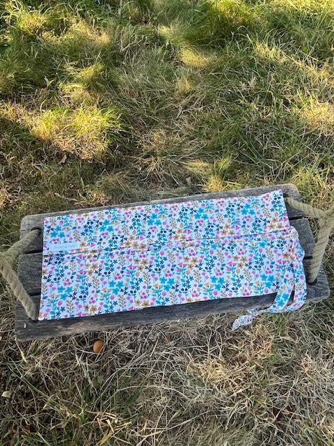 Grande Pochette crayons en tissu ANIMAUX DE LA FORET/fleurs bleues, multicolores