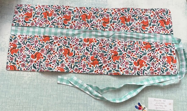 Grande Pochette crayons en tissu ECUREUIL/vichy vert clair